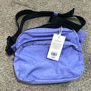Sold Don’t buy Baggu Bluebell Fanny Pack NWT